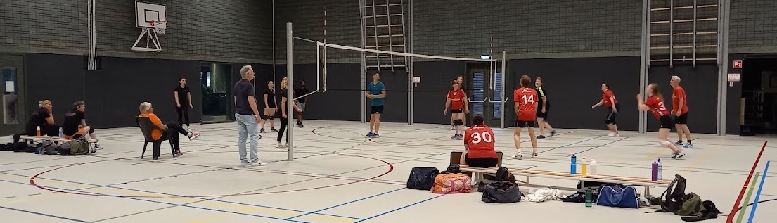 Recreanten spelen wedstrijdje tegen onze sponsor Fysiotherapie Rijnmond